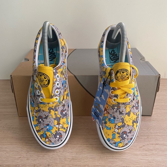 Vans x Simpsons Itchy and Scratchy Old Skool Sneakers
NWT- M 4.5 - W 6 - Picture 12 of 15